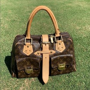 Louis Vuitton Bag with two front pockets